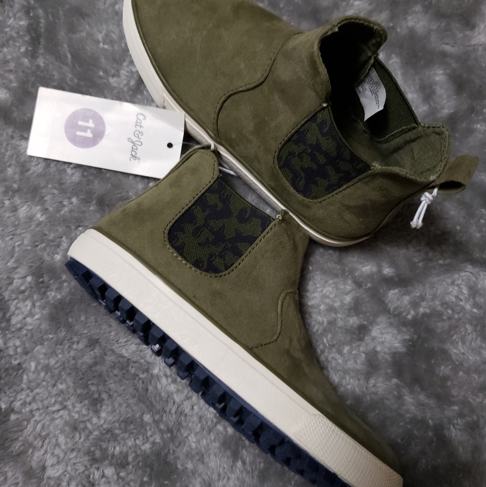 Cat & Jack Boys slip on shoes